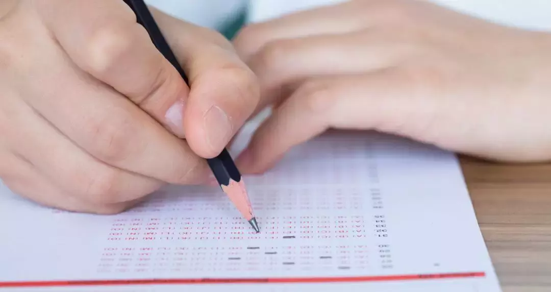 看完60后、70后、80后的高考史，瞬间觉得现在上大学都不是事